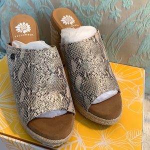 Size 7 Yellowbox sandal mule  in animal print